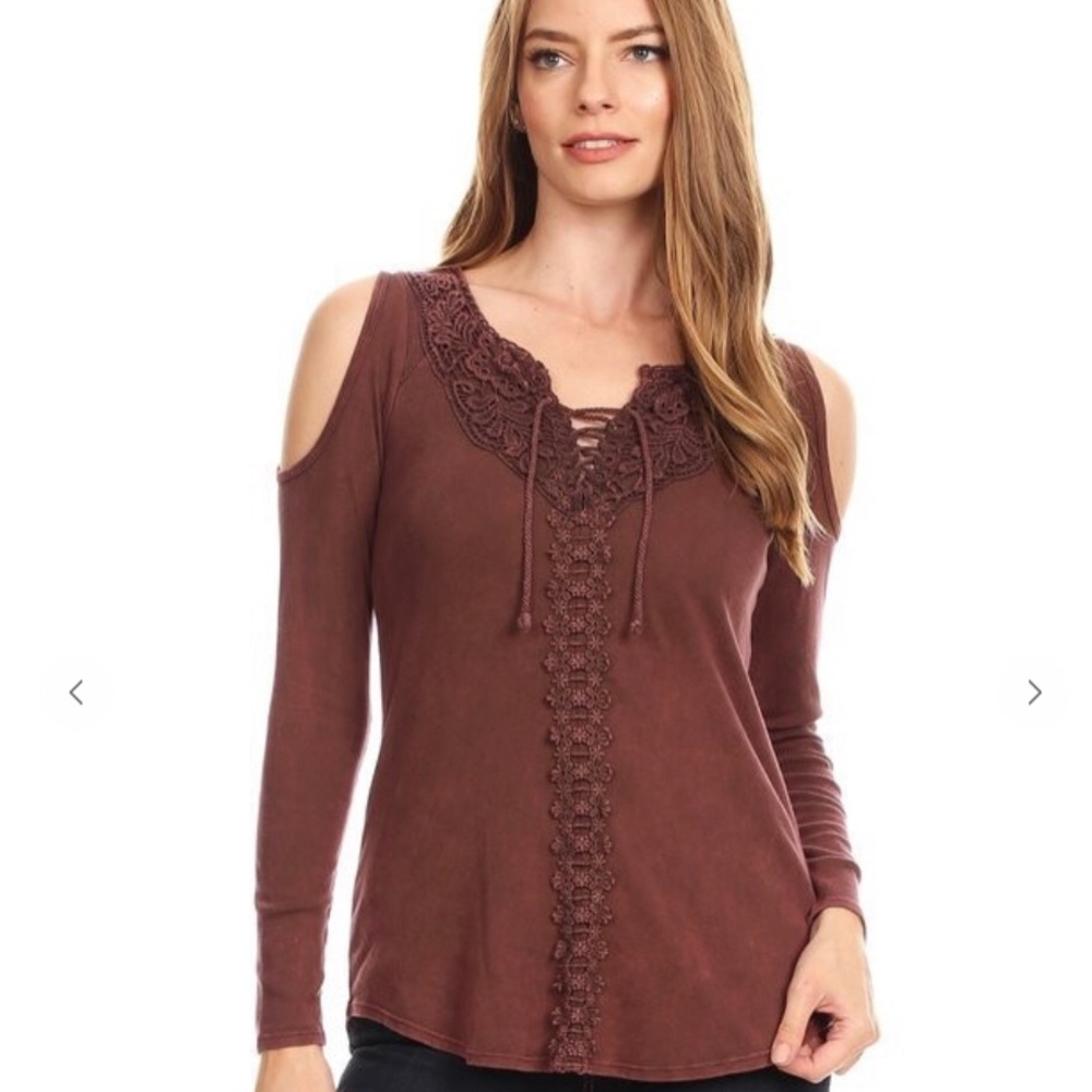 T PARTY LACE UP CROCHET PATCH INSET COLD SHOULDER